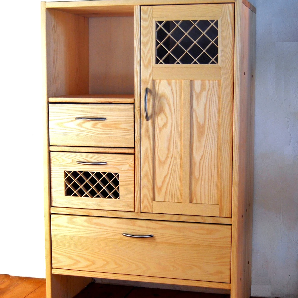 Schrank aus Esche — Originalfotografie